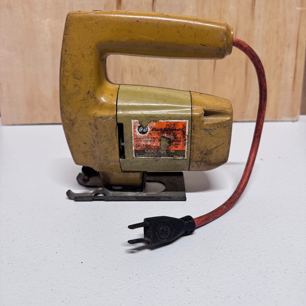 Vintage Black & Decker Jig Saw Yellow Model 7504 Type 5 Corded Tool- Tested